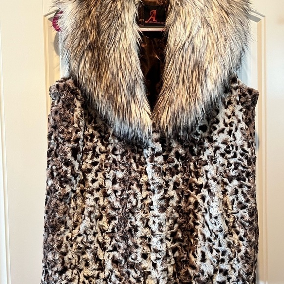Chic soft sassy warm faux fur collar plush leopard animal print vest Mobwife M - Picture 2 of 6